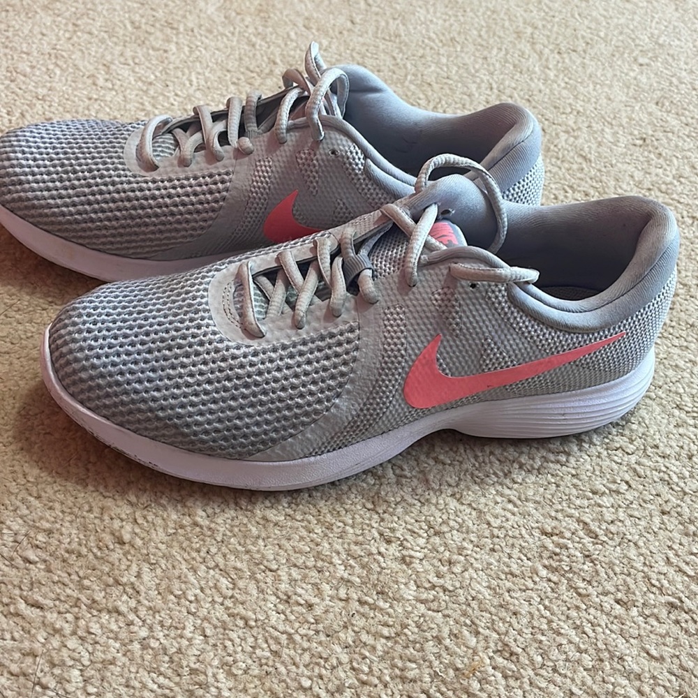 Women’s Nike sz 10